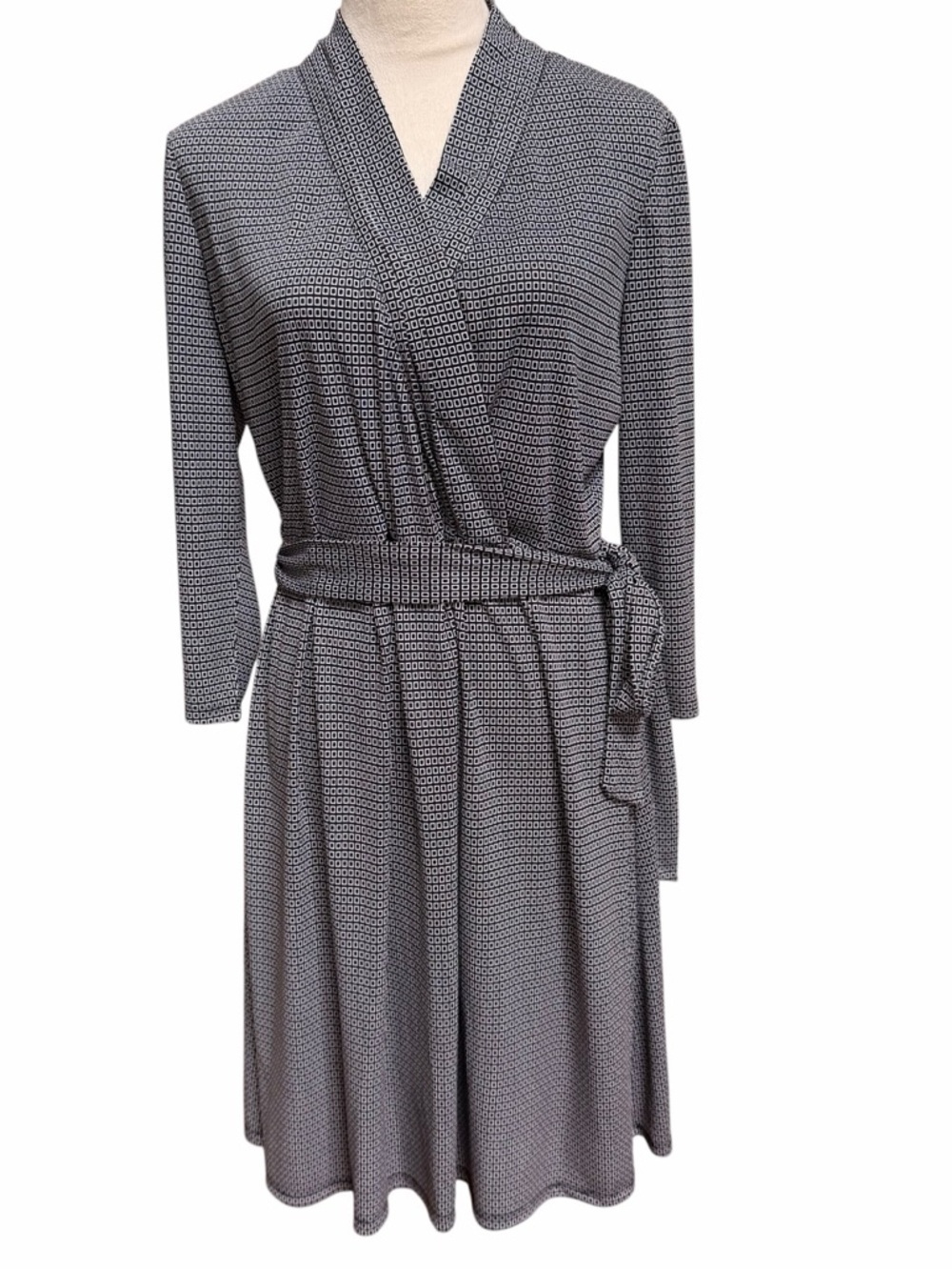 Liz Claiborne Large Black and White Geometric Wrap Dress 3/4 Sleeve Capsule